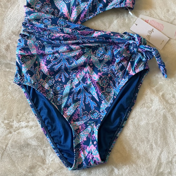 NWT women’s Lilly Pulitzer Snyder One Piece Swimsuit Star Gazing Barton Blue 8 - Picture 4 of 9